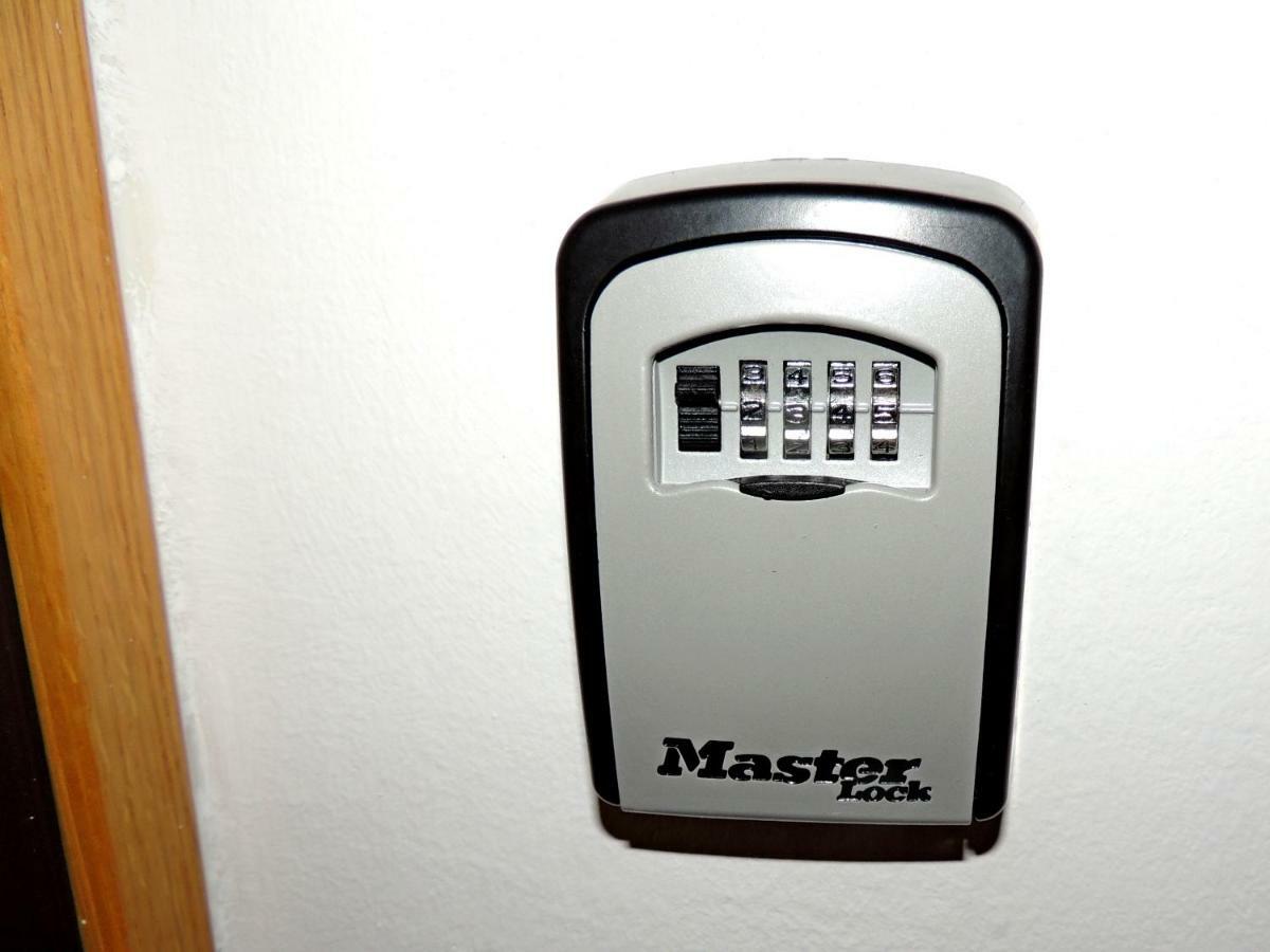 Ferienwohnung TIME KEEPER - SELF check in Osijek Exterior foto