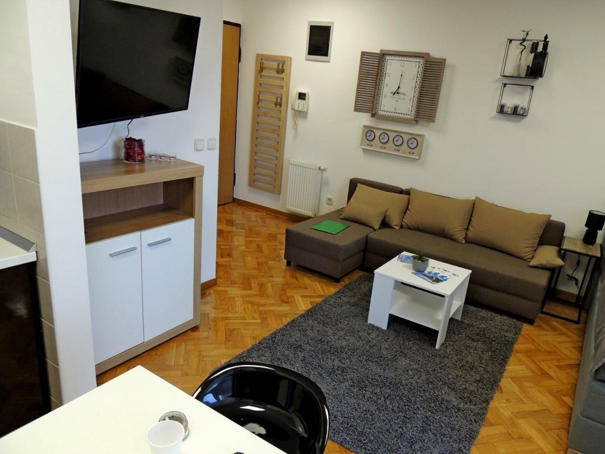 Ferienwohnung TIME KEEPER - SELF check in Osijek Exterior foto